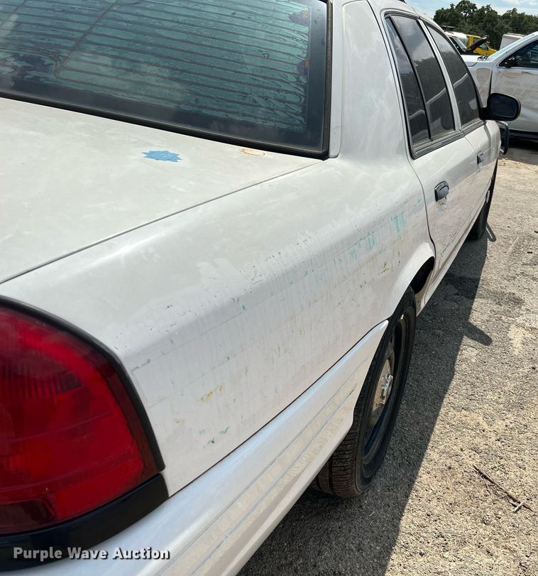 image for item LF9520 2011 Ford Crown Victoria Police Interceptor