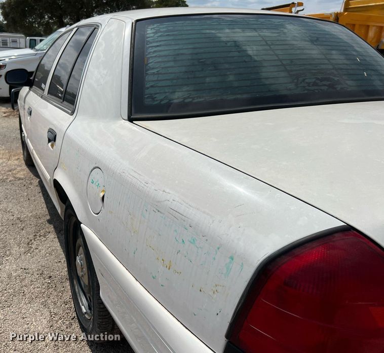 image for item LF9520 2011 Ford Crown Victoria Police Interceptor