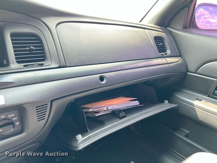 image for item LF9520 2011 Ford Crown Victoria Police Interceptor