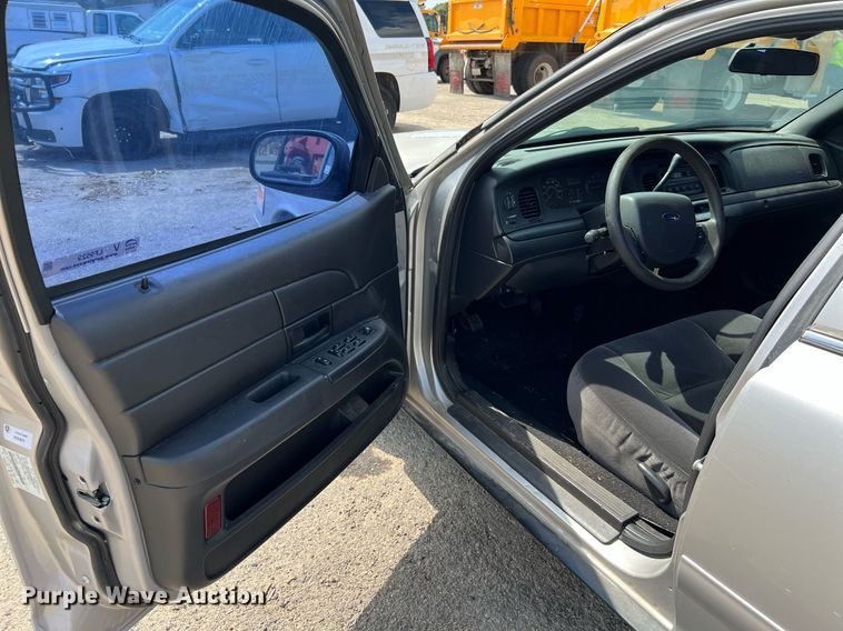 image for item LF9529 2008 Ford Crown Victoria Police Interceptor