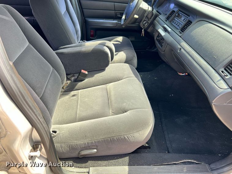 image for item LF9529 2008 Ford Crown Victoria Police Interceptor