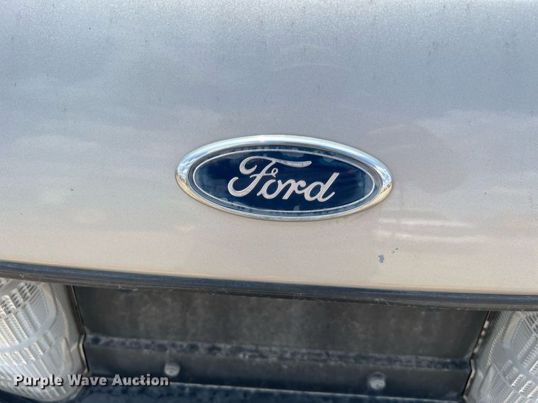 image for item LF9529 2008 Ford Crown Victoria Police Interceptor