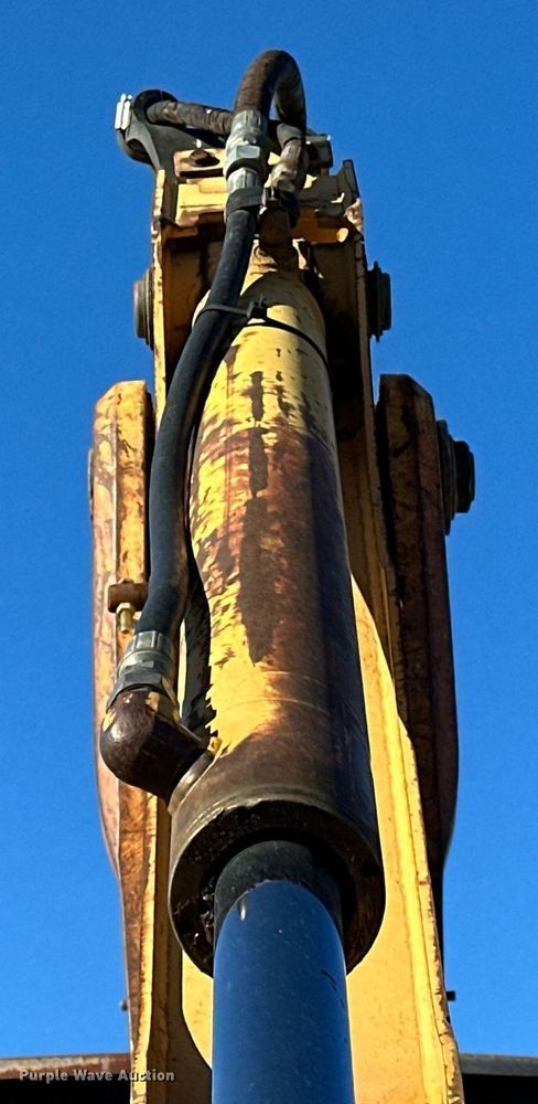 image for item LK9600 1997 Case 580L  backhoe