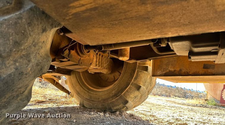 image for item LK9600 1997 Case 580L  backhoe