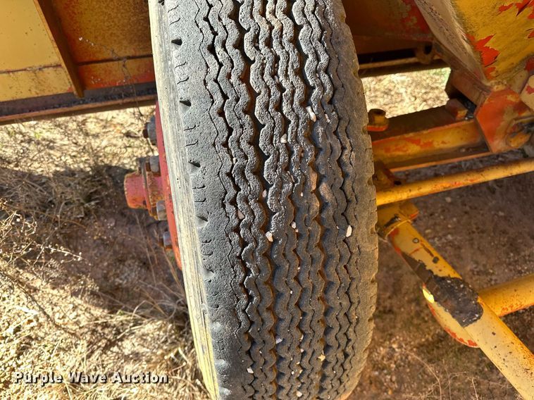 image for item LK9601 1963 Flaherty Spread Master  chip spreader