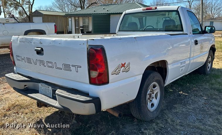 image for item LK9603 2004 Chevrolet Silverado 1500  pickup truck