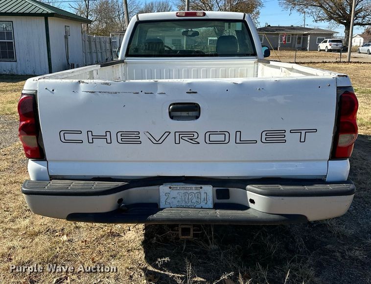 image for item LK9603 2004 Chevrolet Silverado 1500  pickup truck