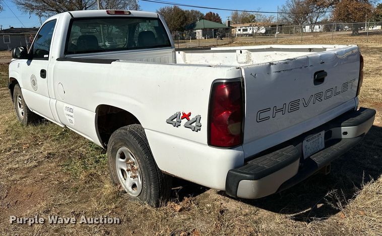 image for item LK9603 2004 Chevrolet Silverado 1500  pickup truck