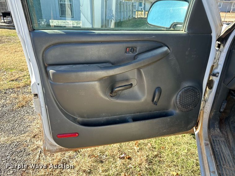 image for item LK9603 2004 Chevrolet Silverado 1500  pickup truck