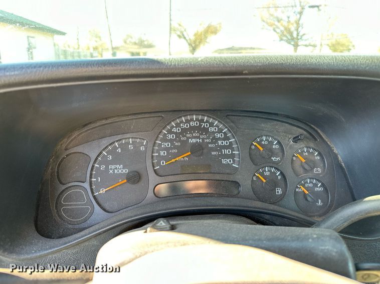 image for item LK9603 2004 Chevrolet Silverado 1500  pickup truck