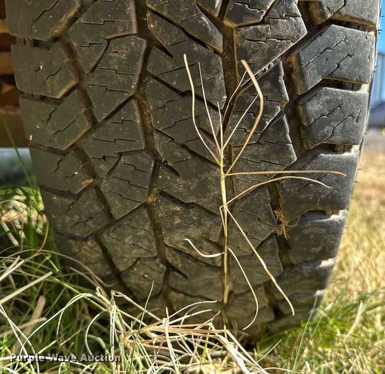 image for item LK9603 2004 Chevrolet Silverado 1500  pickup truck