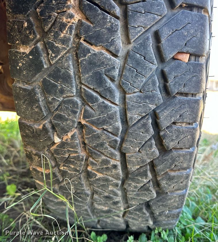 image for item LK9603 2004 Chevrolet Silverado 1500  pickup truck