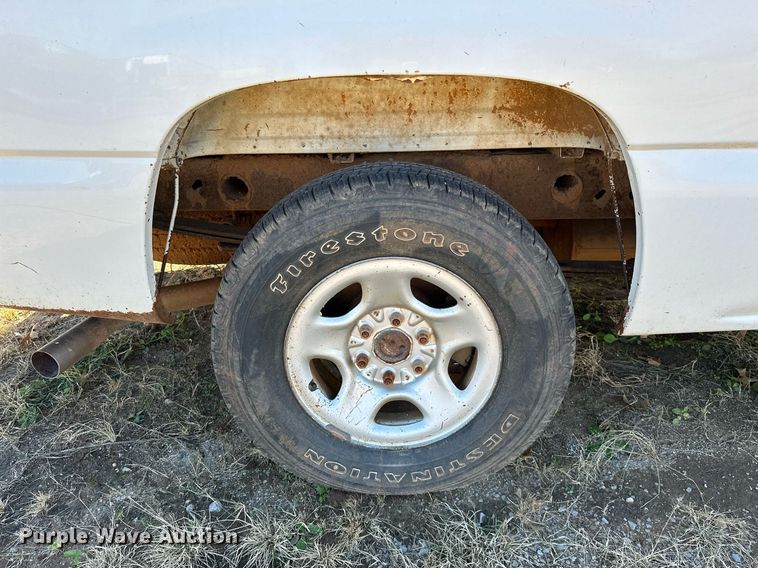 image for item LK9603 2004 Chevrolet Silverado 1500  pickup truck