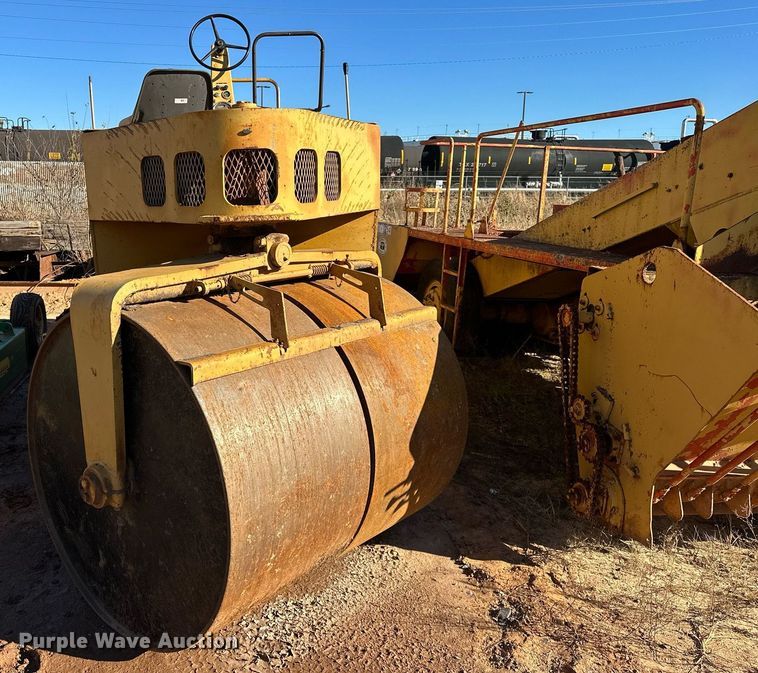 image for item LK9604 1984 Galion S8-12A  double drum roller