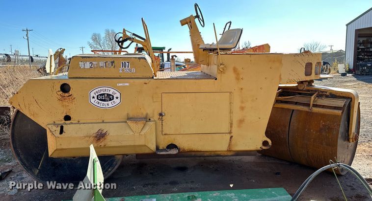 image for item LK9604 1984 Galion S8-12A  double drum roller