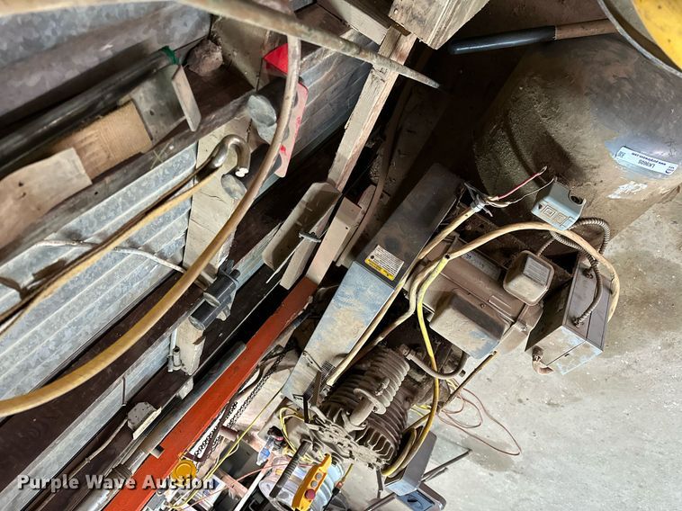 image for item LK9605 1996 NATL BD 021-0023  air compressor