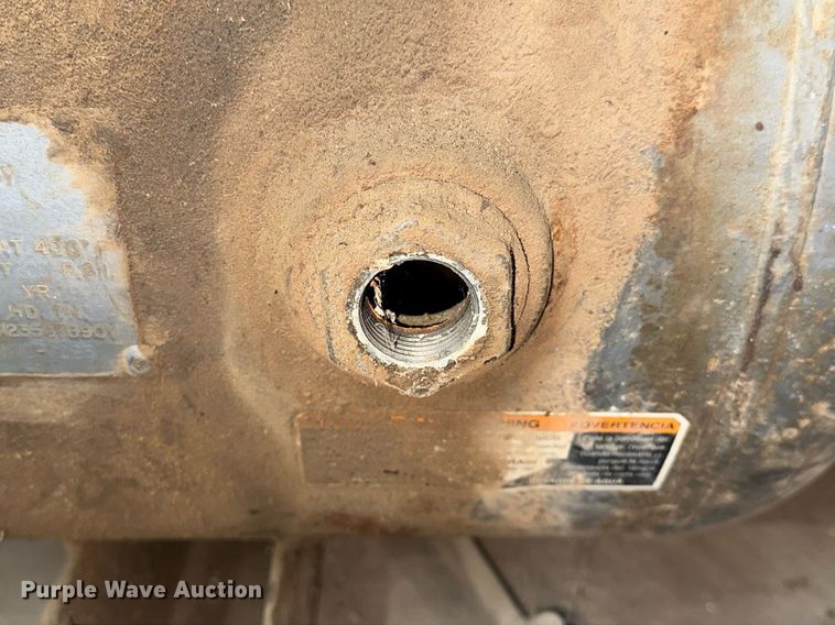 image for item LK9605 1996 NATL BD 021-0023  air compressor