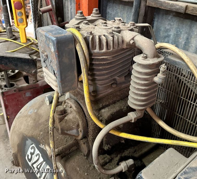 image for item LK9605 1996 NATL BD 021-0023  air compressor