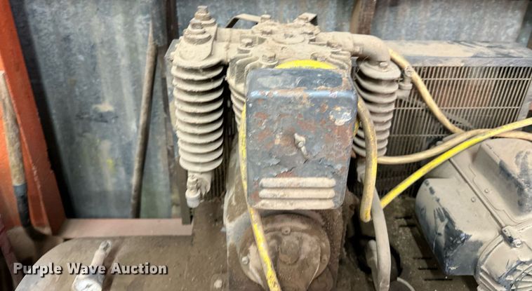 image for item LK9605 1996 NATL BD 021-0023  air compressor