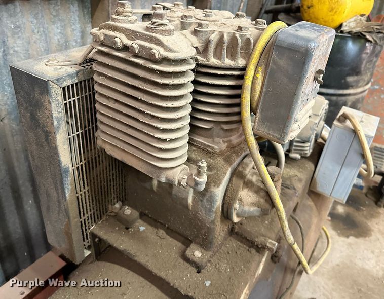 image for item LK9605 1996 NATL BD 021-0023  air compressor