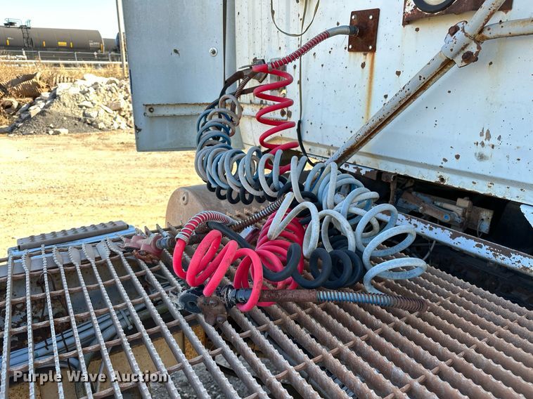 image for item LK9607 1991 White GMC  semi truck