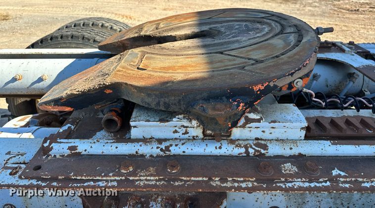 image for item LK9607 1991 White GMC  semi truck