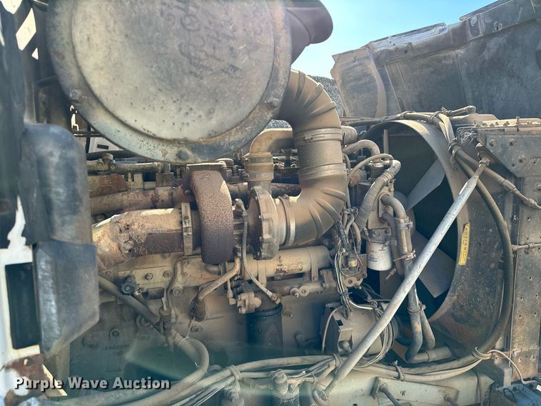 image for item LK9607 1991 White GMC  semi truck