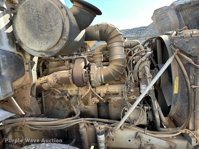 image for item LK9607 1991 White GMC  semi truck