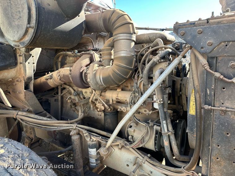 image for item LK9607 1991 White GMC  semi truck