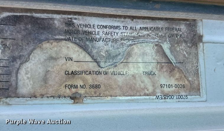 image for item LK9607 1991 White GMC  semi truck