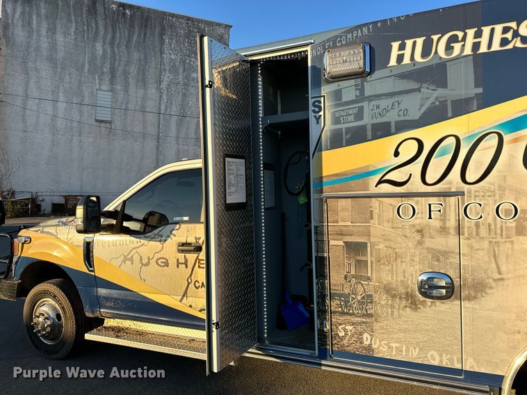 image for item LK9608 2020 Ford F350 Super Duty  ambulance