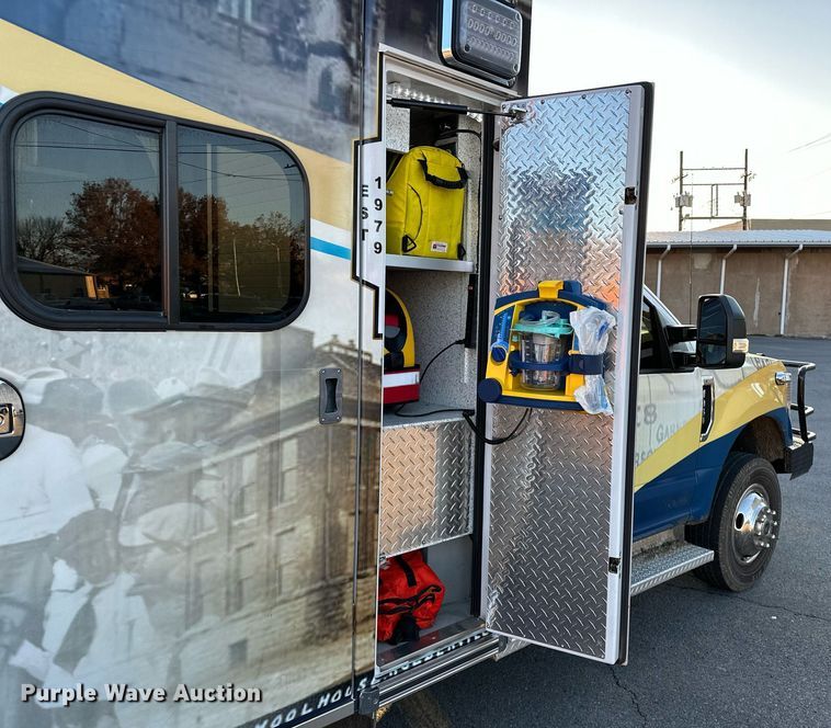image for item LK9608 2020 Ford F350 Super Duty  ambulance