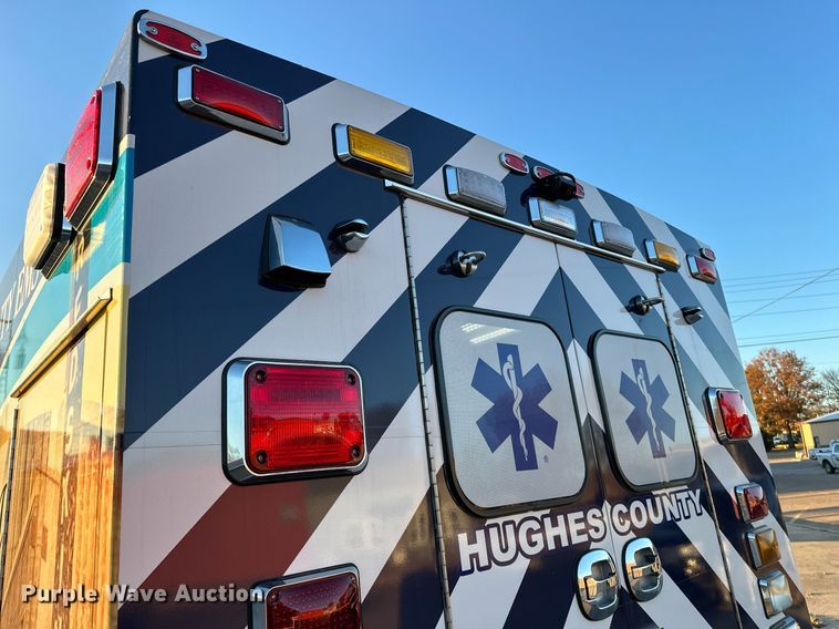 image for item LK9608 2020 Ford F350 Super Duty  ambulance