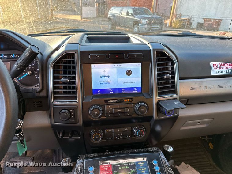 image for item LK9608 2020 Ford F350 Super Duty  ambulance