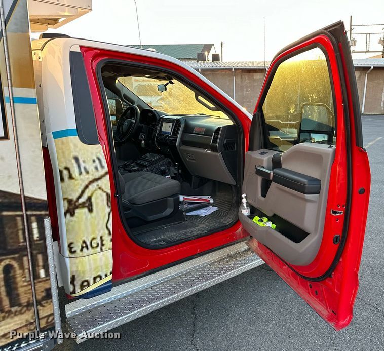 image for item LK9608 2020 Ford F350 Super Duty  ambulance