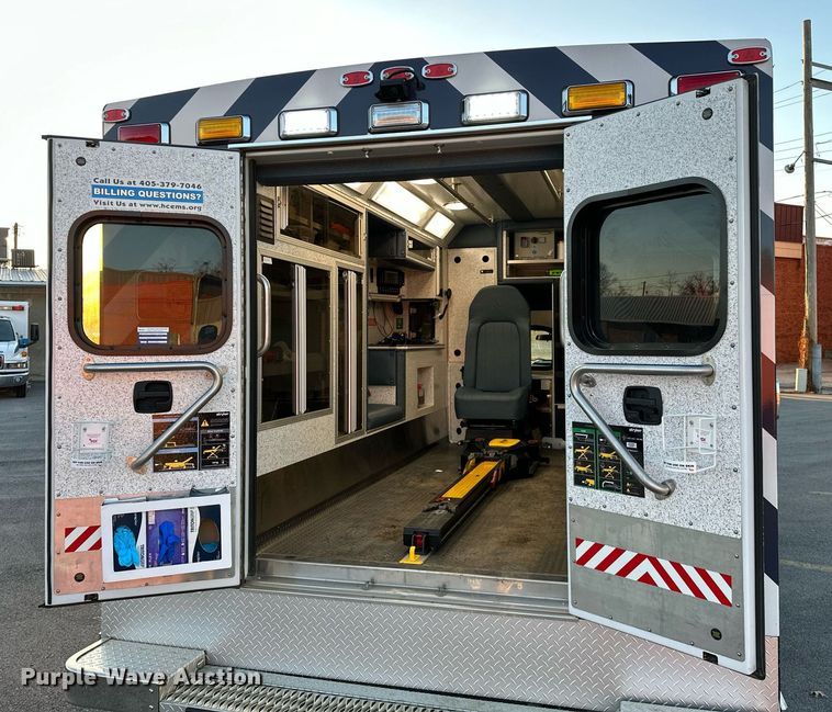 image for item LK9608 2020 Ford F350 Super Duty  ambulance