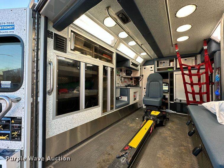 image for item LK9608 2020 Ford F350 Super Duty  ambulance