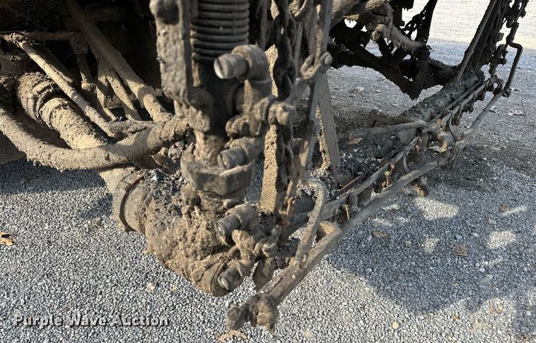 image for item LK9609 1993 Ford F700  oil distributor truck