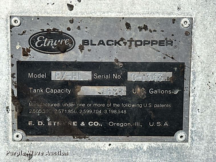 image for item LK9609 1993 Ford F700  oil distributor truck