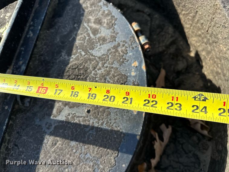 image for item LK9609 1993 Ford F700  oil distributor truck