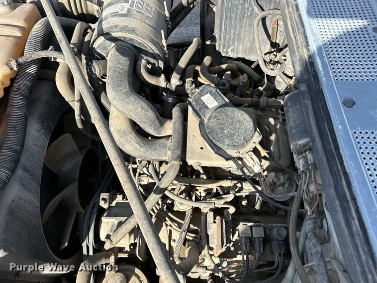 image for item LK9609 1993 Ford F700  oil distributor truck