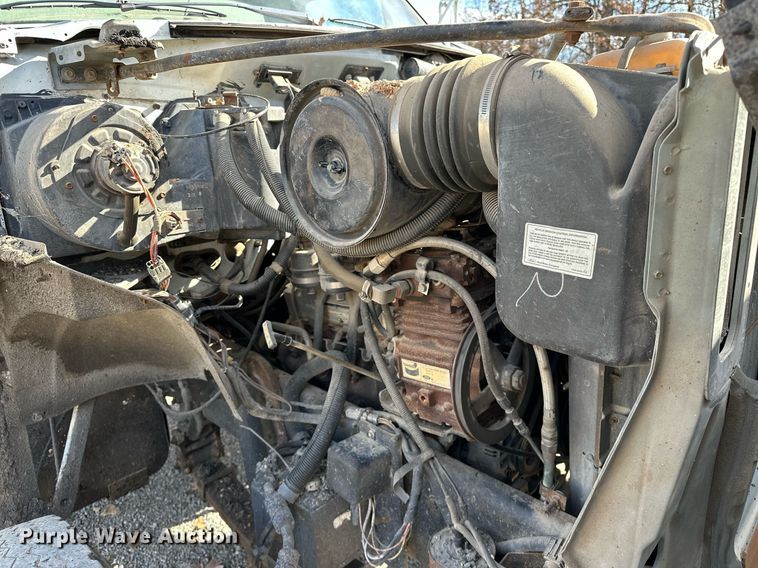 image for item LK9609 1993 Ford F700  oil distributor truck