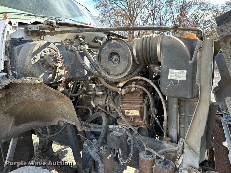 image for item LK9609 1993 Ford F700  oil distributor truck