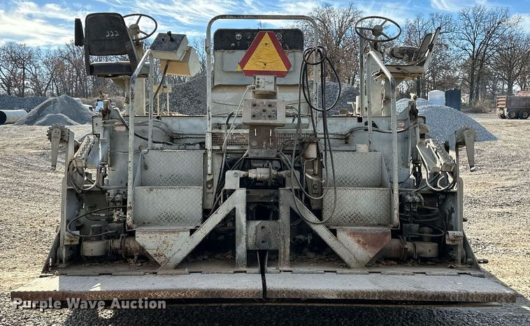 image for item LK9610 Cedarapids CR431  paver