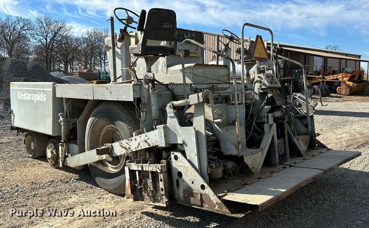 image for item LK9610 Cedarapids CR431  paver