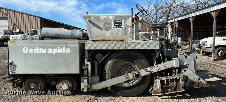 image for item LK9610 Cedarapids CR431  paver