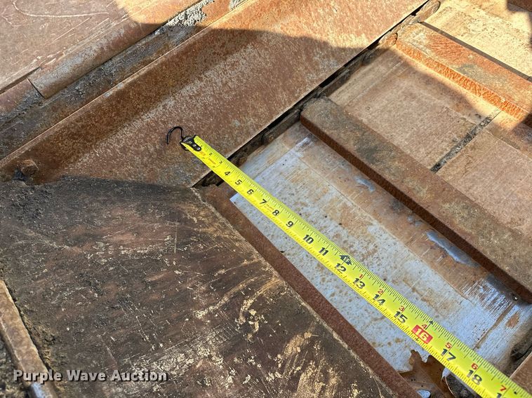 image for item LK9610 Cedarapids CR431  paver