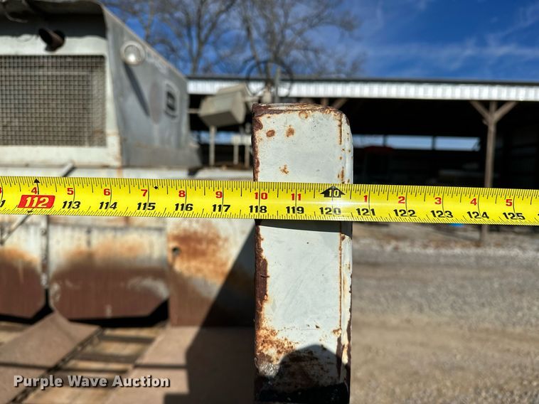 image for item LK9610 Cedarapids CR431  paver