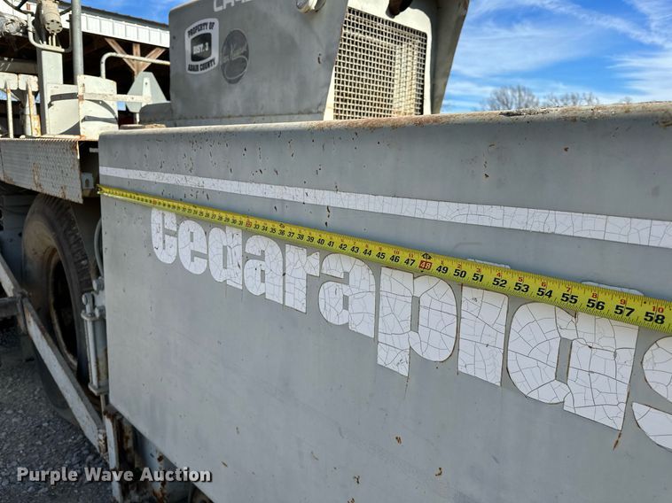 image for item LK9610 Cedarapids CR431  paver