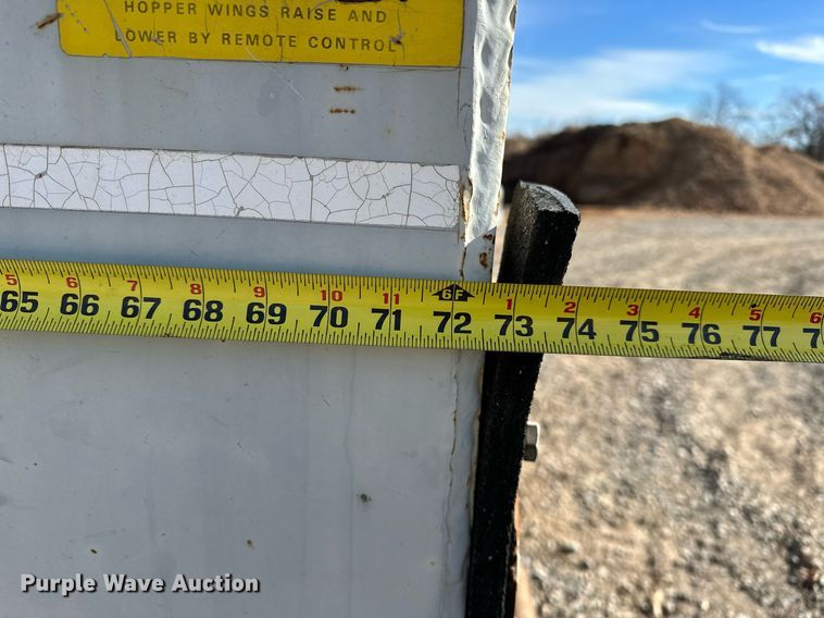 image for item LK9610 Cedarapids CR431  paver